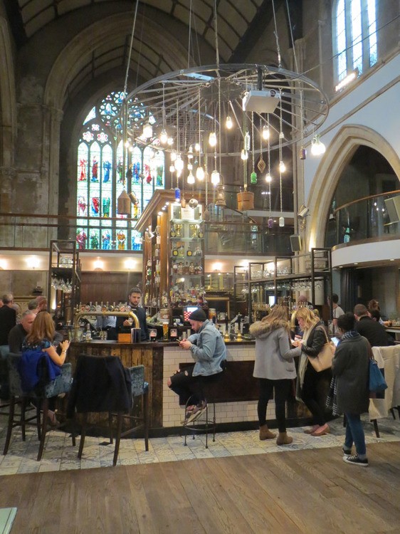 bar église.jpg