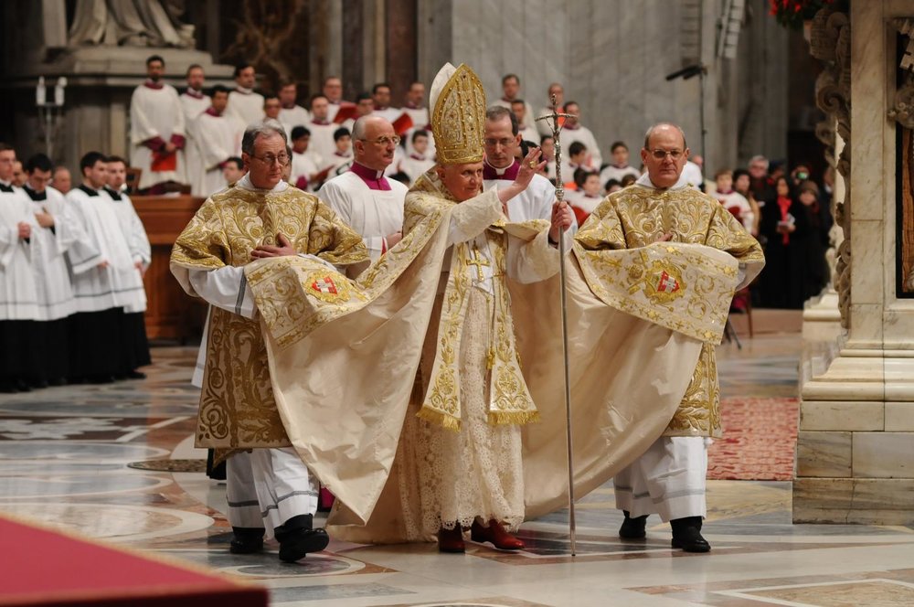 VI-EN-ART-17806-papa_apertura_01.jpg