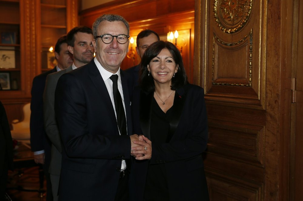 Le-bourgmestre-Bruxelles-Yvan-Mayeur-maire-Paris-Anne-Hidalgo-29-mars-2016-avant-leur-intervention-devant-Conseil-Paris_1_1400_933.jpg