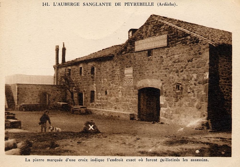 1024px-L'auberge_sanglante_de_Peyrebeille.jpg