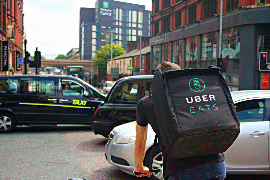 livreur-a-velo-uber-eats.jpg.593d687a17ed1150d215a689a606ab99.jpg