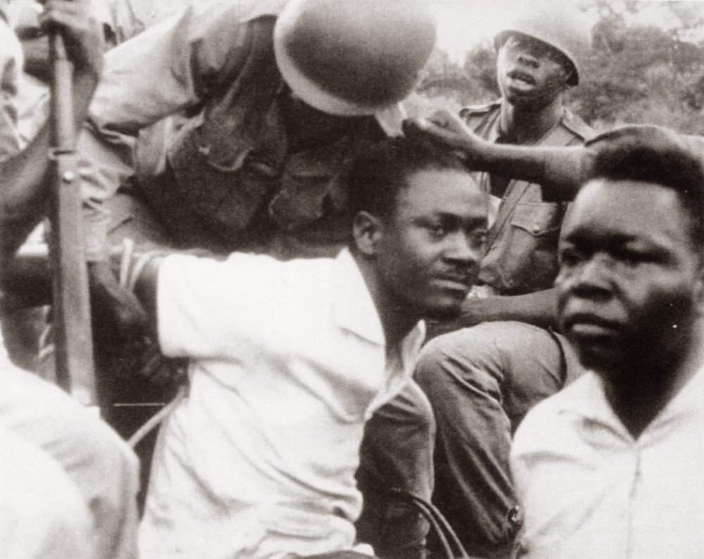 MER-178g_Lumumba-captured-by-Mobutus-troops_1960.jpg