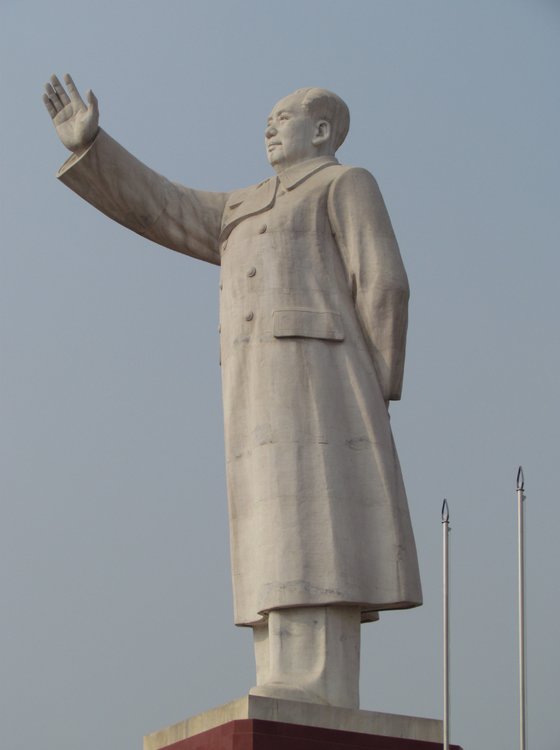 Statue_de_Mao_-_Kachgar.jpg