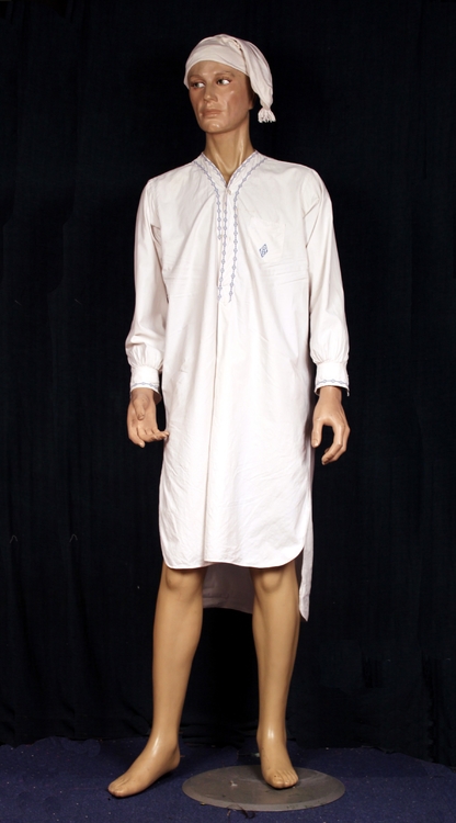 chemise-de-nuit-homme-1900.thumb.jpg.38d9f8cf1a080dc5ae1ba246f525ad86.jpg