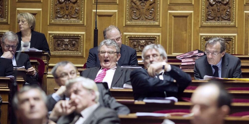 Trop-souvent-absents-14-senateurs-devront-payer-2.100-euros.jpg