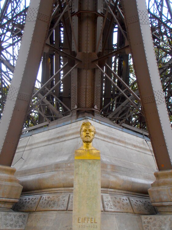 379506563_BusteG.Eiffel.thumb.JPG.948b82bce6dbfcf84f40cae394a50ae1.JPG
