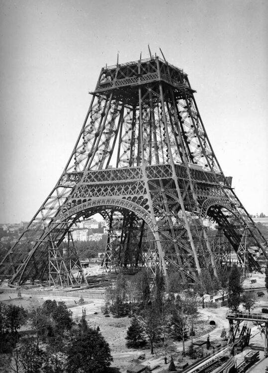 construction_de_la_tour_eiffel125610-737x1024.jpg