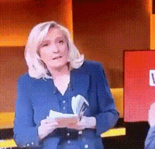 marine-lepen-travolta.gif.b51b959b92bc77903225f6cc863e33e8.gif