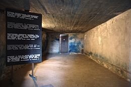 260px-Lublin_-_Majdanek_-_023_-_Gas_chamber.jpg.3ee44c7aa1a04341b9110bc4c4b84133.jpg