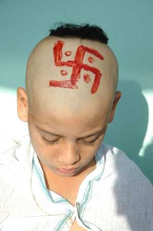 Swastik_on_head.jpg.82bded899cde892b3c0aa76f0ddd88c5.jpg